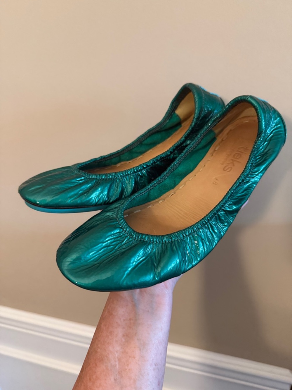 Tieks Emerald Green Metallic Ballet Flats, Size 8. - Picture 8 of 16